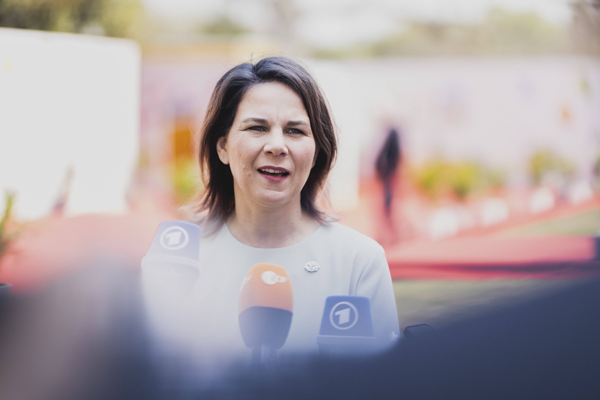 Annalena Baerbock Buendnis 90/Die Gruenen, Bundesaussenministerin, spricht zu den Medien im Rahmen des G20- Treffens der Aussenministerinnen und Aussenminister in Neu-Dehli, 02.03.2023. Themen des Tre ...