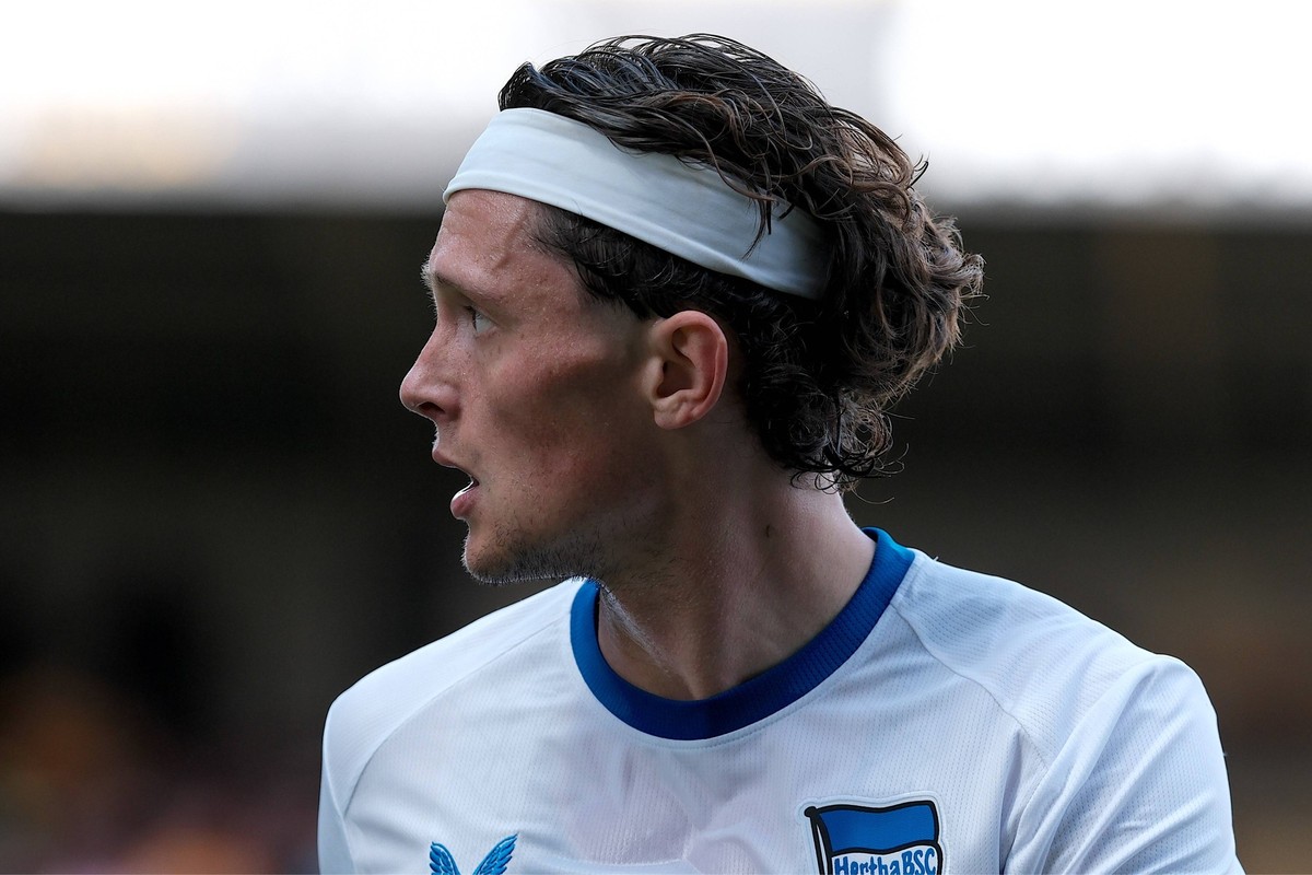UK: Motherwell v Hertha BSC, Friendly at Fir Park Stadium, Motherwell, Scotland on 25 July 2025: Pictured: Fabian Reese Hertha BSC Motherwell Fir Park Stadium Scotland Copyright: xAlexxToddx
