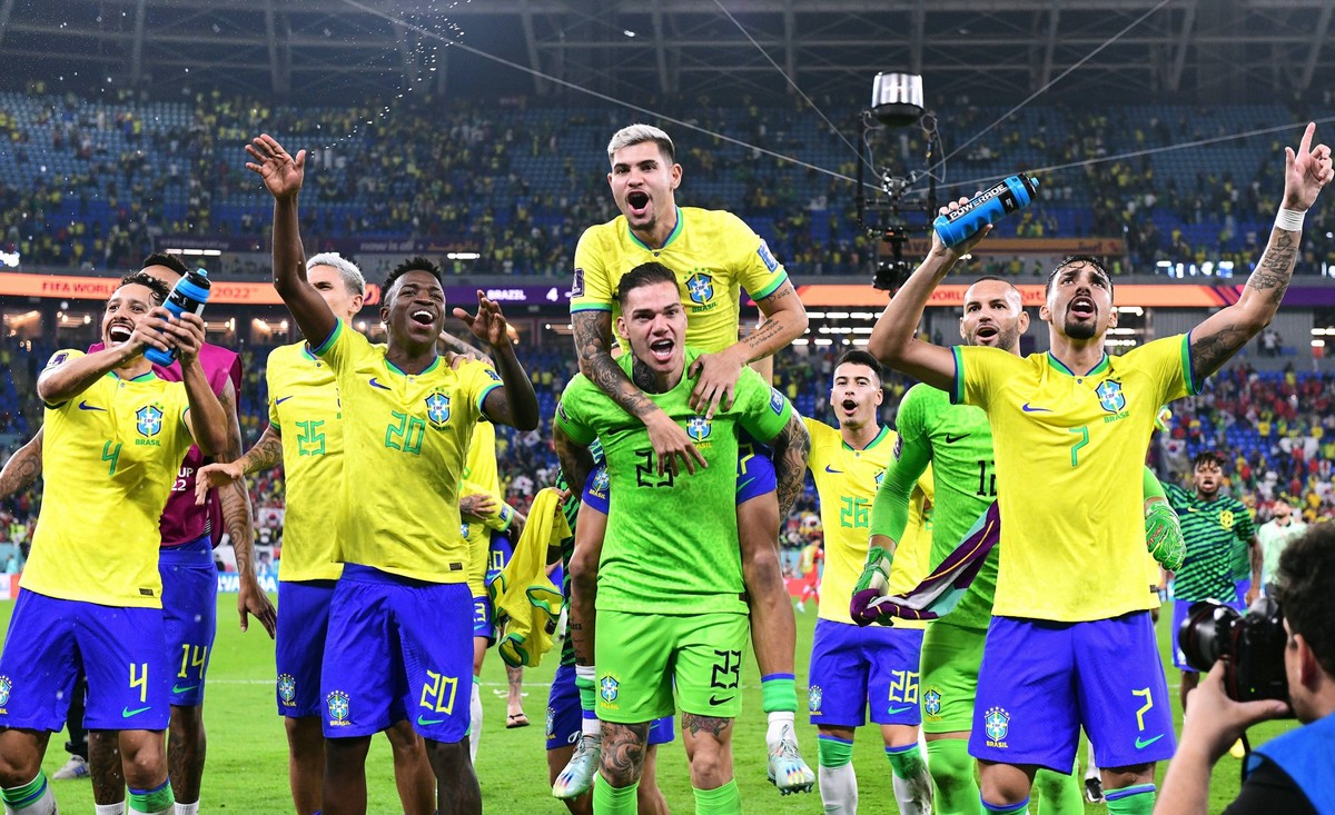 Fussball, Weltmeisterschaft, 2022, Herren, Qatar, 6. Achtelfinale, Stadium 974t Stadium: Brasilien - S