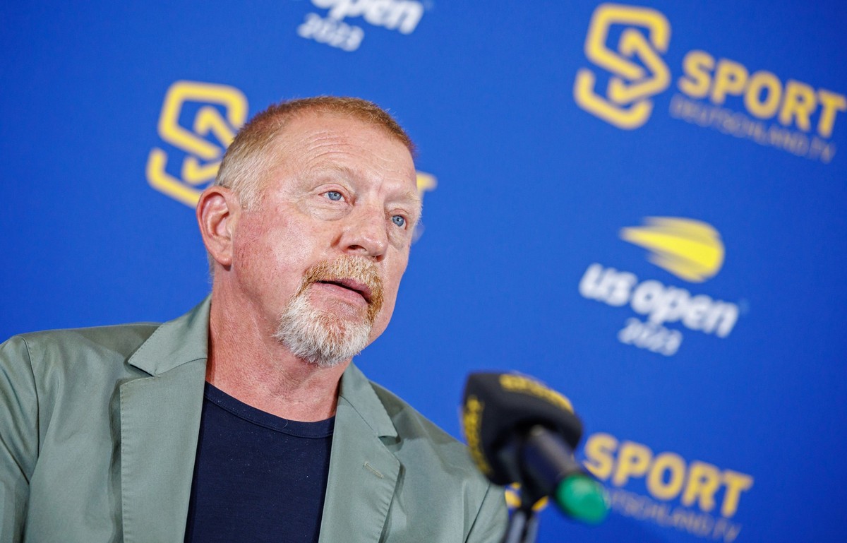 ARCHIV - 08.08.2023, Bayern, München: Tennis, Medienrunde mit Experten und Kommentatoren zur Übertragung der US Open 2023 in New York von Sportdeutschland.TV: Boris Becker, ehemaliger deutscher Tennis ...