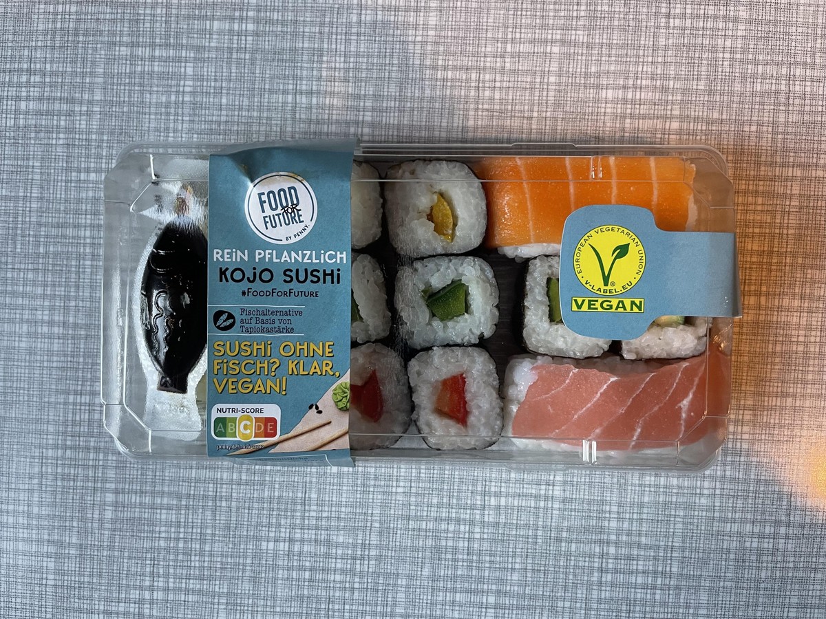 Beim Sushi ist die Sojasauce schon dabei.