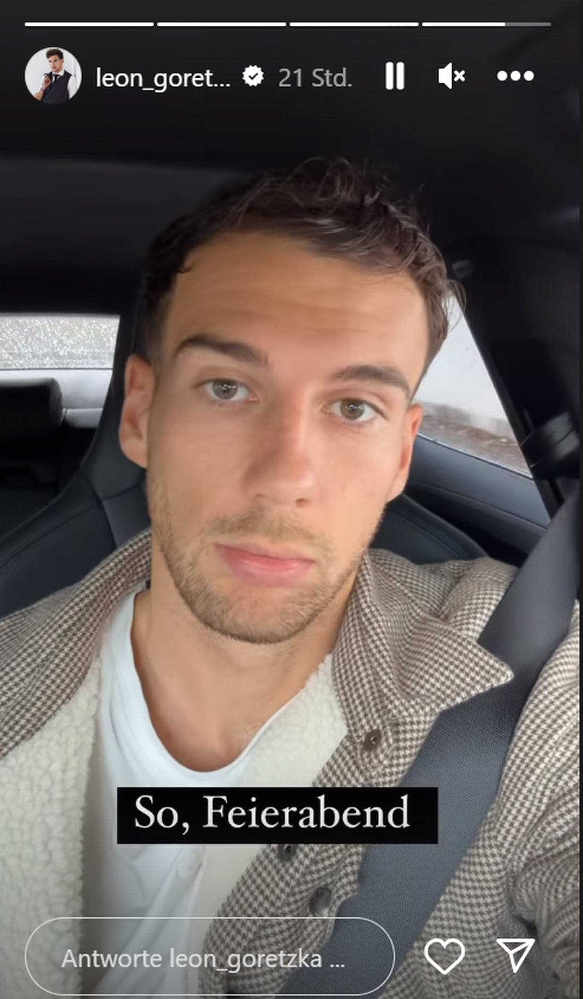Leon Goretzka nimmt Verletzung mit Humor.