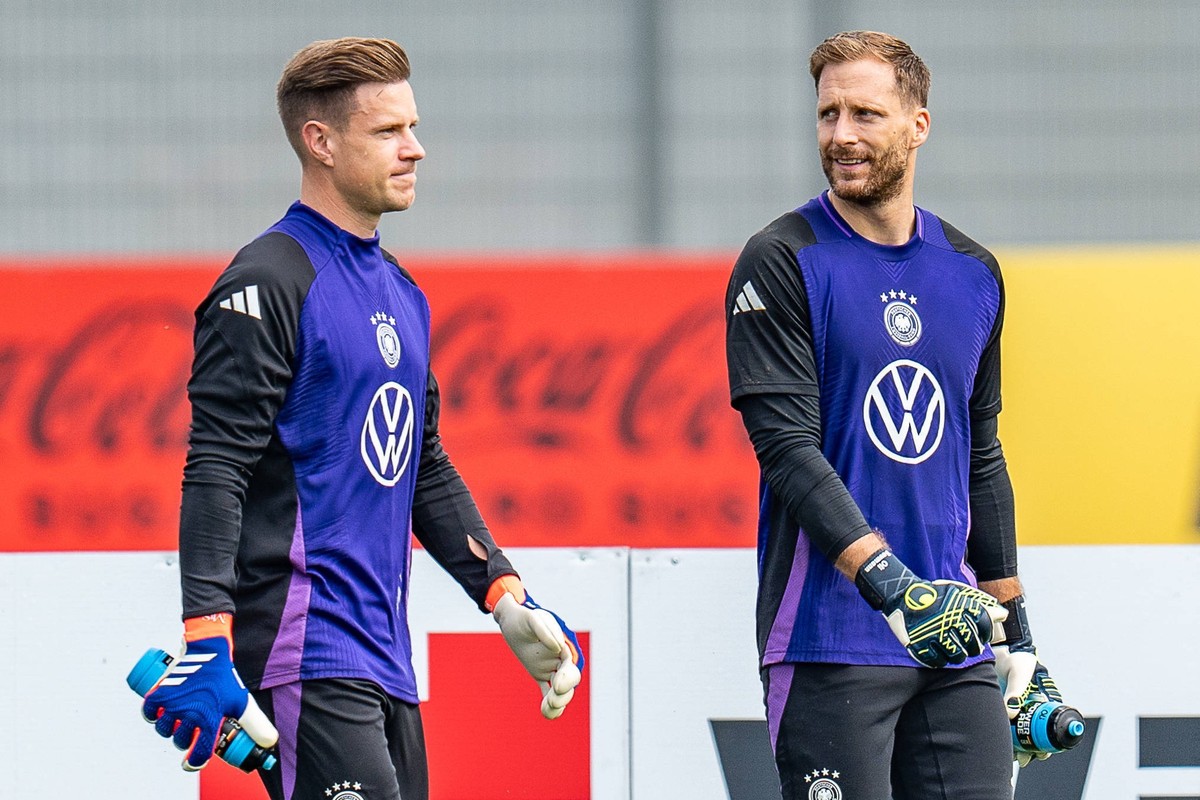 03.09.2024, DFB-Training, Auftakttraining der deutschen Fussball Nationalmannschaft, Deutsche Nationalmannschaft Marc Andre ter Stegen und Oliver Baumann Wichtiger Hinweis: Gemaess den Vorgaben der DF ...