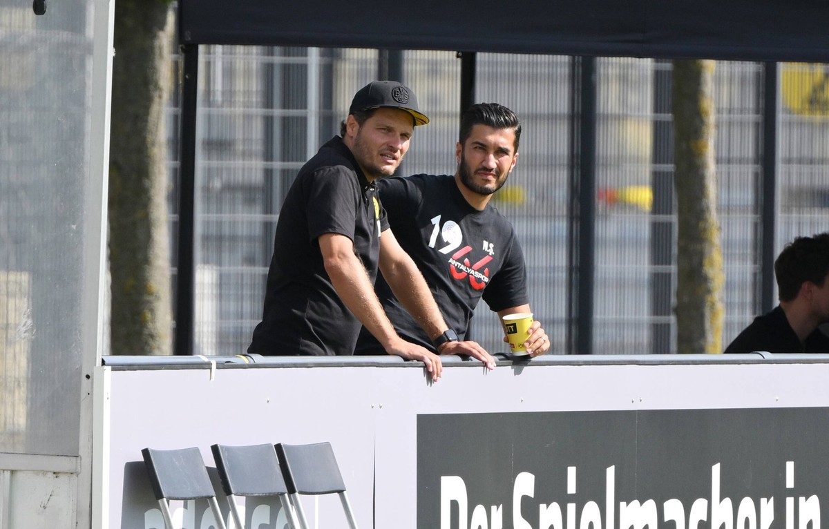 Sport Bilder des Tages Trainer Edin Terzic Borussia Dortmund, li., und Trainer Nuri Sahin Antalyaspor, v.li. 30.07.2022, Fussball GER, Saison 2022/2023, Testspiel Borussia Dortmund - Antalyaspor Foto: ...