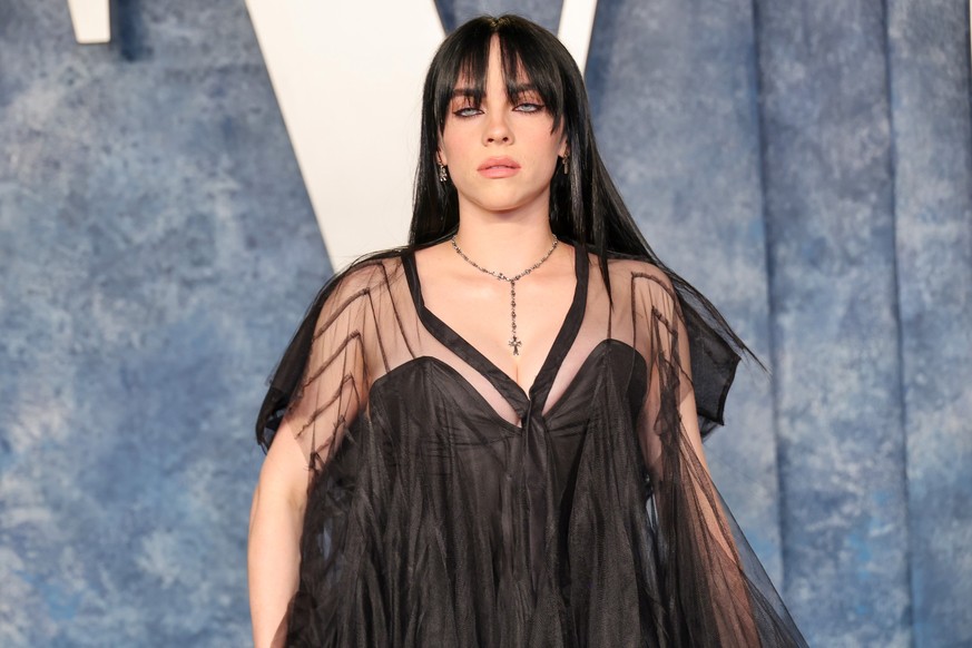 BEVERLY HILLS, CALIFORNIA - MARCH 12: Billie Eilish attends the 2023 Vanity Fair Oscar Party Hosted By Radhika Jones at Wallis Annenberg Center for the Performing Arts on March 12, 2023 in Beverly Hil ...