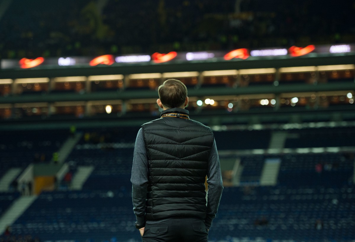 Dortmund&#039;s Head Coach Trainer Thomas Tuchel looks at the stadium prior the UEFA Europa League round of 32, second leg soccer match between Porto FC and Borussia Dortmund at the Estadio do Dragao  ...
