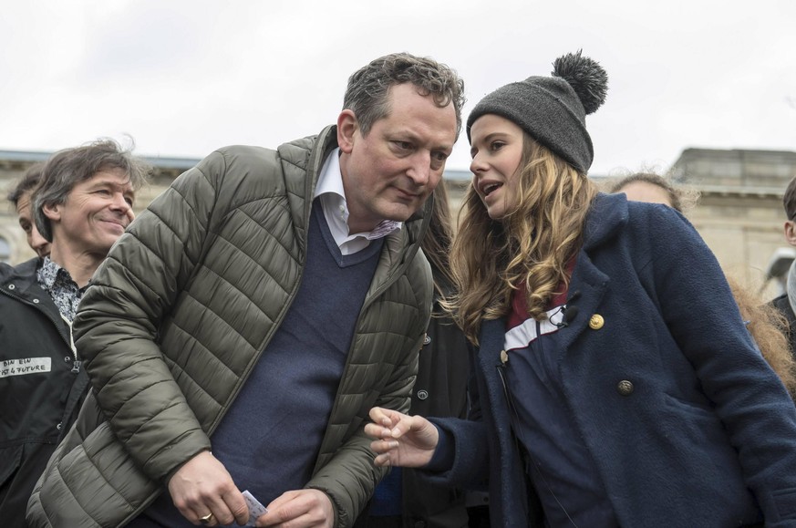 Tausende Schueler haben sich am Freitag (15.03.19) in Berlin an dem weltweiten Klimastreik der Bewegung Fridays for Future beteiligt (Foto: Der Arzt und Moderator Eckart von Hirschhausen und die Berli ...