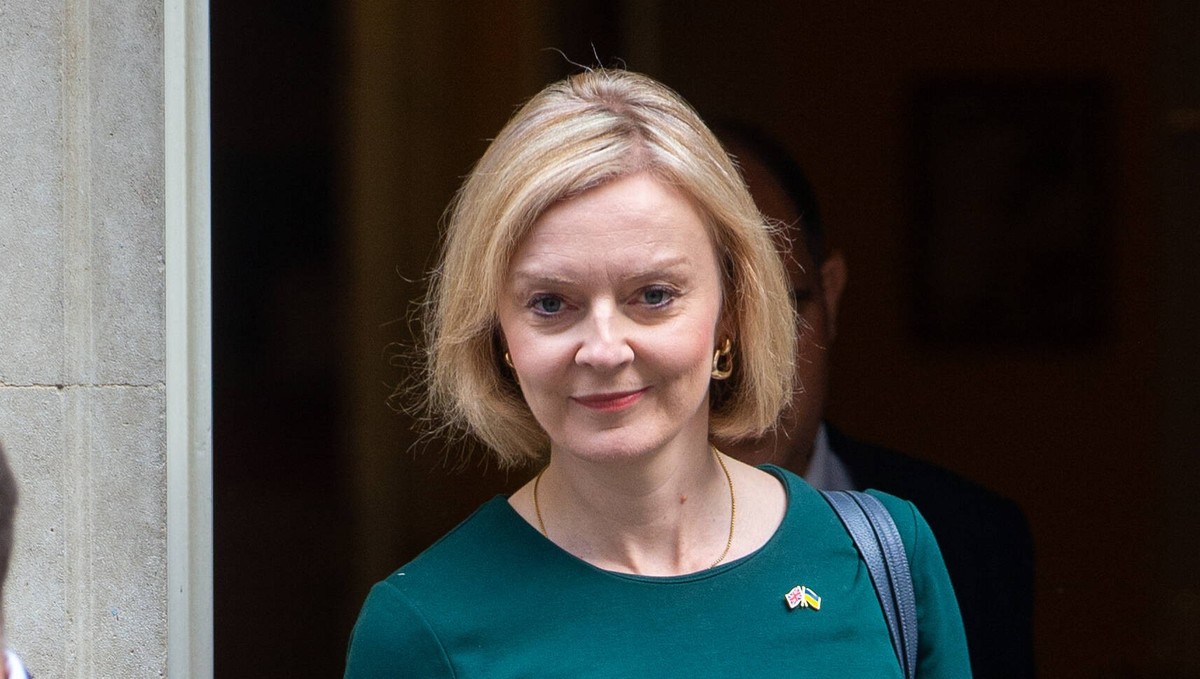 September 8, 2022, London, England, United Kingdom: UK Prime Minister LIZ TRUSS is seen leaving 10 Downing Street to reveal her plans to help public with soaring energy prices in House of Commons. Lon ...