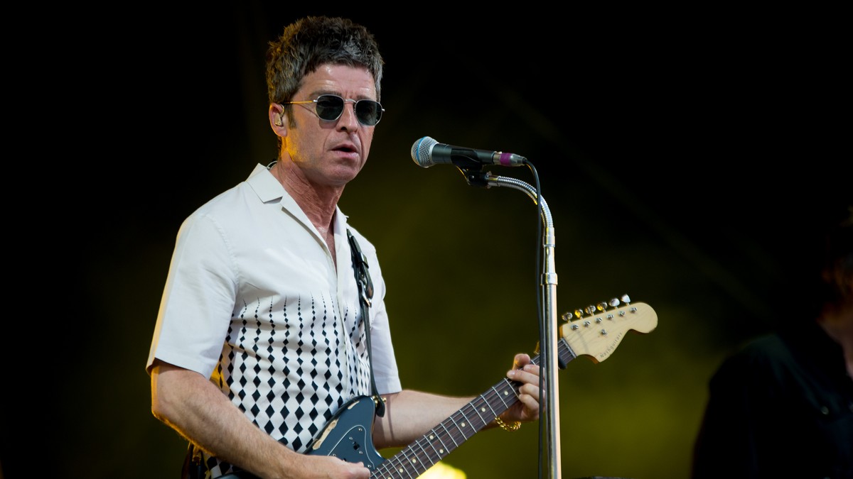 Noel Gallagher's High Flying Birds live in London - Greenwich Music Time - Photography by Robin Pope |