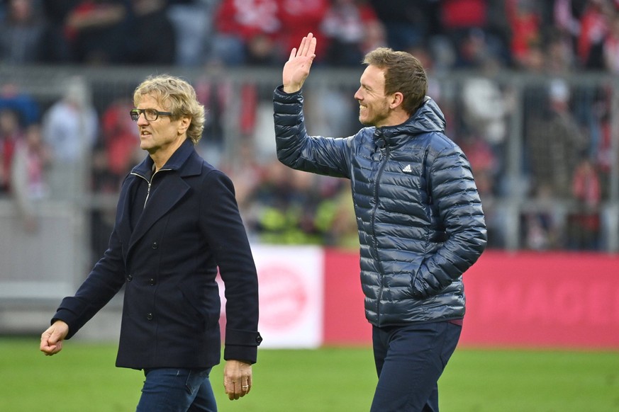 Trainer Julian NAGELSMANN Bayern Muenchen mit Pressesprecher Dieter NICKLES nach Spielnde,Gestik,winkt,winken. Fussball 1. Bundesliga Saison 2022/2023, 24.Spieltag, Spieltag24, FC Bayern Muenchen - FC ...