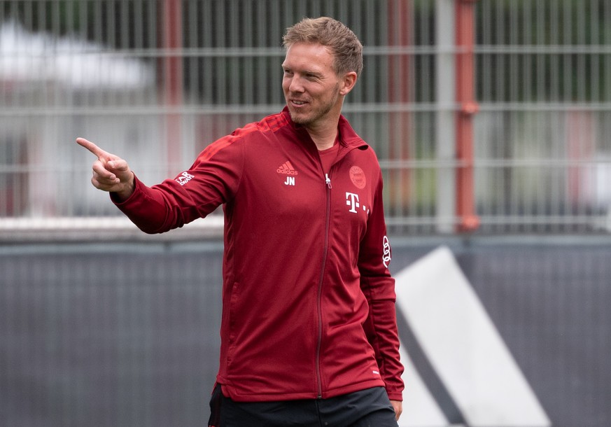 Bayern-Trainer Julian Nagelsmann zeigt, wo es beim Rekordmeister in den nächsten fünf Jahren langgehen soll.