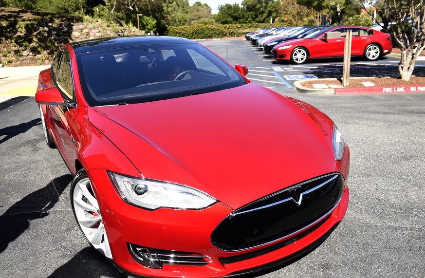 Tesla muss wegen deutscher Schrauben 123.000 Autos zurücknehmen