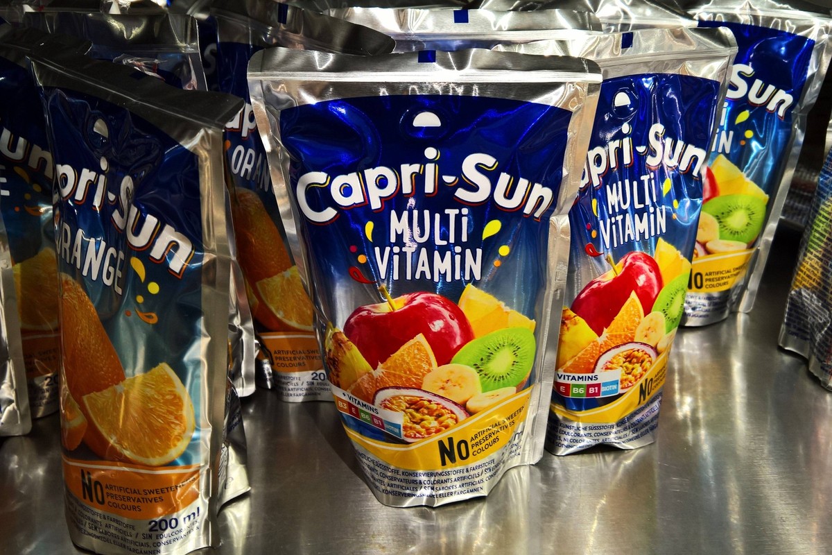 Capri-Sun, Multi Vitamin - Saft. Capri-Sun ist ein vom deutschen Unternehmer Rudolf Wild 1969 unter dem Namen Capri-Sonne eingeführtes Fruchtsaftgetränk. Den deutschen Namen trug die Marke bis 2017. I ...