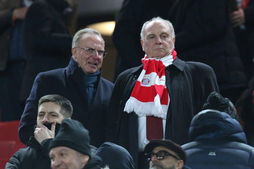 l-r: Vorstandsvorsitzender Karl-Heinz Rummenigge (FC Bayern Muenchen) und Praesident Uli Hoeness (FC Bayern Muenchen), Liverpool FC vs. FC Bayern Muenchen, Fussball, Champions League, Achtelfinale, 19 ...