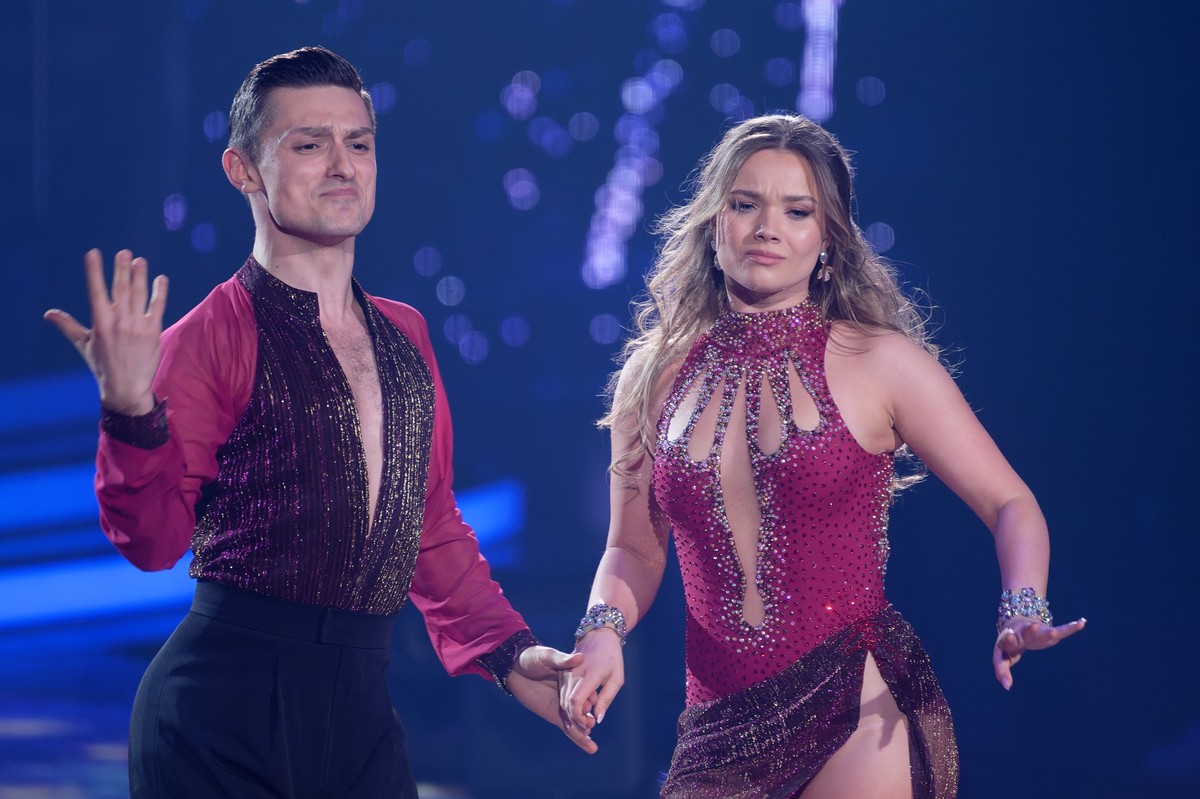 20.05.2023, Nordrhein-Westfalen, Köln: Julia Beautx und Zsolt Sandor Cseke tanzen beim Finale der RTL Live-Tanzshow "Let's Dance". Die Schauspielerin Julia Beautx und ihr Profi-Tanzpart ...