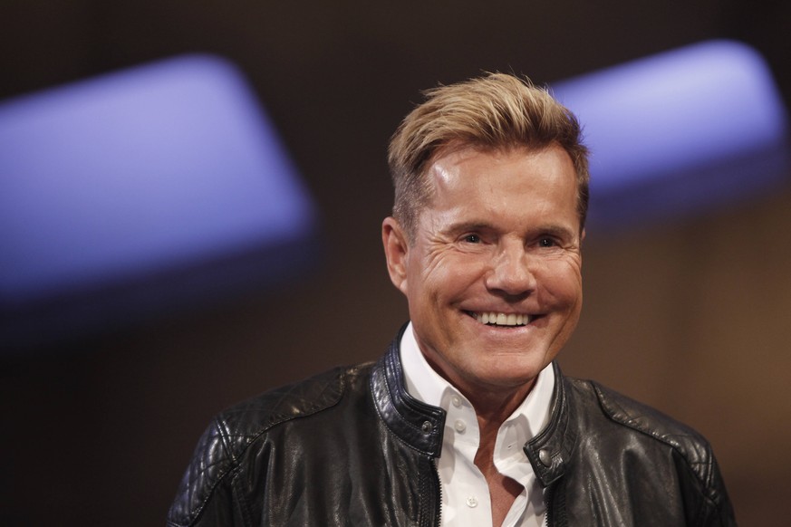 Die Jurorin der 12. Staffel der Musik-Castingshow Deutschland sucht den Superstar (DSDS) des Fernsehsenders RTL, der Musikproduzent Dieter Bohlen, posiert am Samstag (03.10.2015) im MMC Fernsehstudio  ...