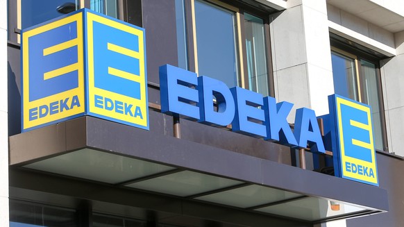 Leipzig, 27.02.2019, Innenstadt , Im Bild: EDEKA Logo , *** Leipzig 27 02 2019 City centre In picture EDEKA Logo