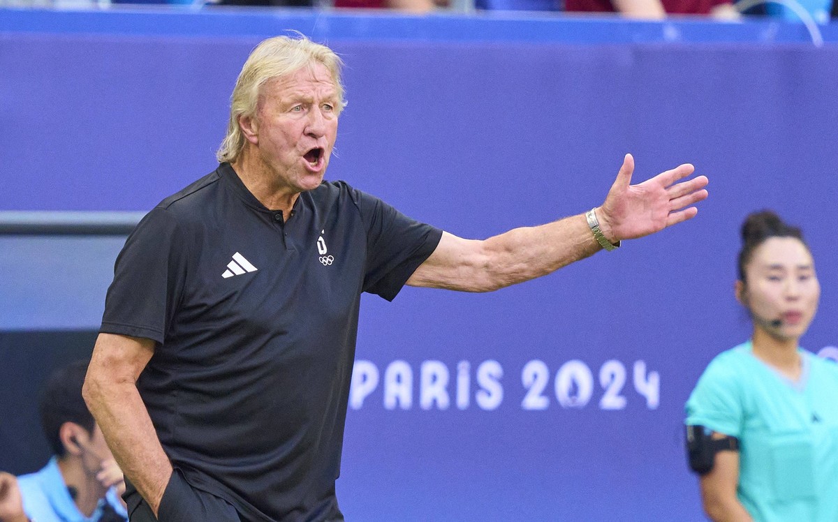 Horst Hrubesch, coach, team manager DFB women, Bundestrainer, Chef- Trainer DFB Frauen, at the women Olympic semifinal match GERMANY - USA at Stade de Lyon in Lyon at Aug 6, 2024 in Lyon, France. Seas ...