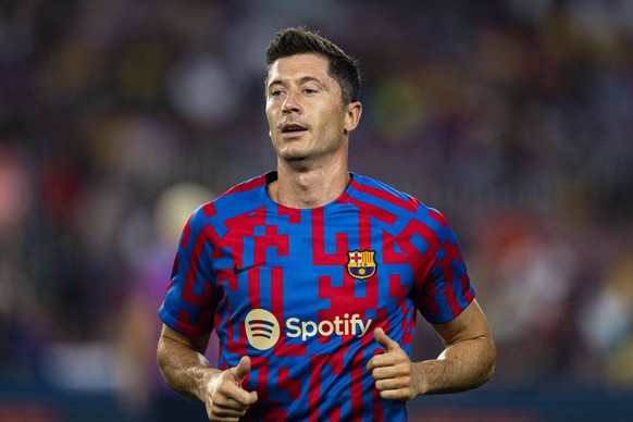 13.08.2022, xslx, Fussball Fussball La Liga, FC Barcelona, Barca - Rayo Vallecano emspor, v.l. Robert Lewandowski FC Barcelona DFL/DFB REGULATIONS PROHIBIT ANY USE OF PHOTOGRAPHS as IMAGE SEQUENCES an ...