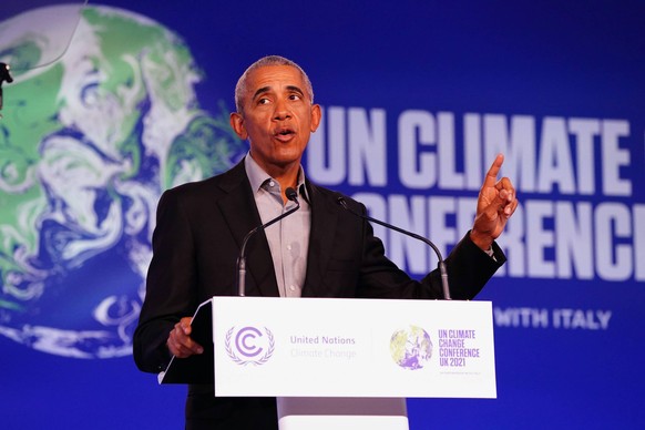 November 8, 2021, Glasgow, UK: Former US president Barack Obama gives a speech during the Cop26 summit at the Scottish Event Campus SEC in Glasgow. Picture date: Monday November 8, 2021. Glasgow UK PU ...