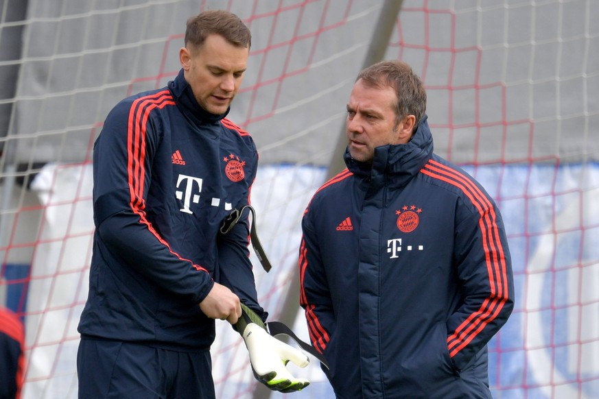 Manuel NEUER Torwart FC Bayern Muenchen Hans Dieter Flick Hansi ,Trainer Bayern Muenchen. Abschlusstraining FC Bayern Muenchen vor dem Champions League Spiel FC Chelsea-FC Bayern Muenchen . Fussball,a ...