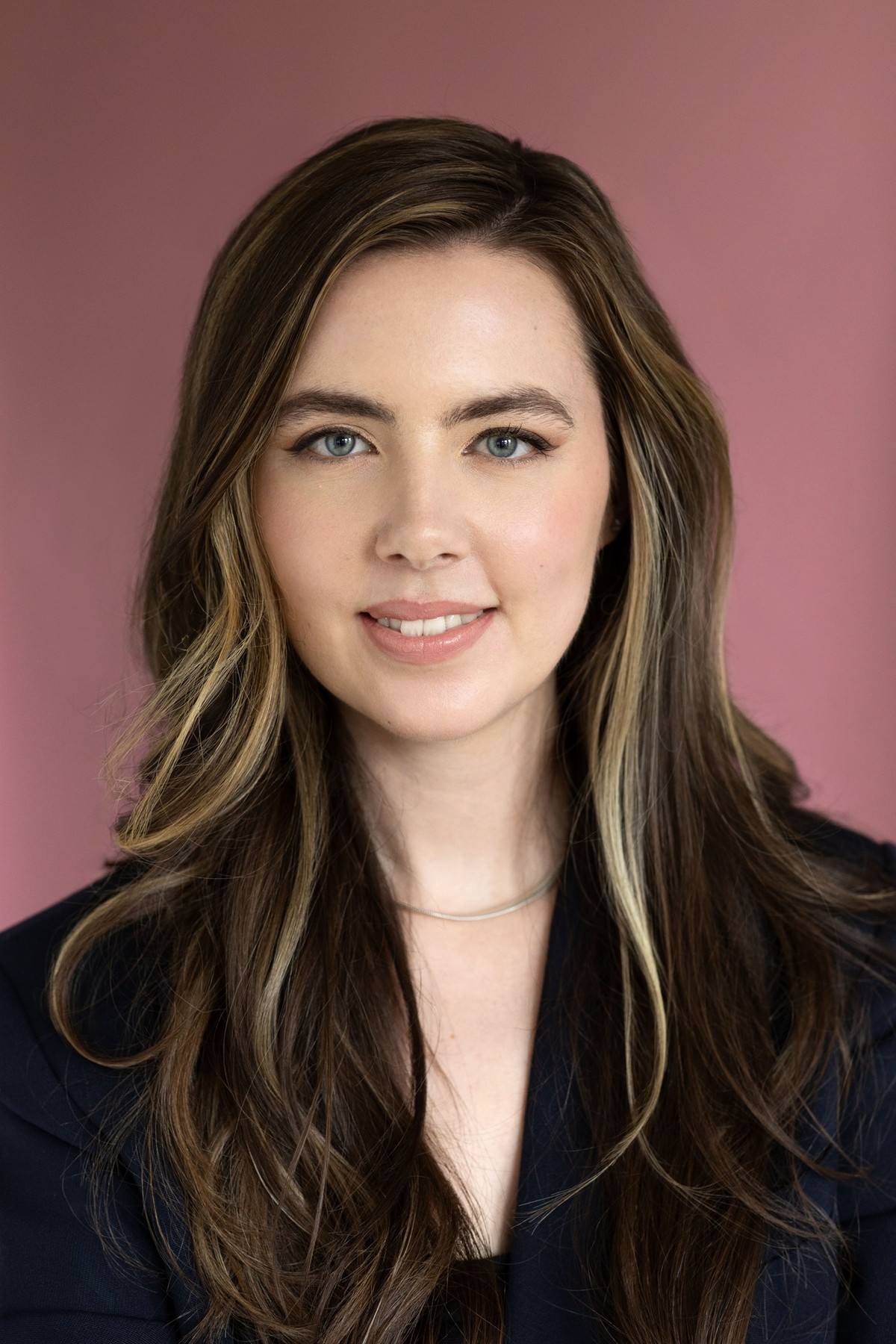 Anouk Algermissen ist Psychologin (M.Sc.) und Paartherapeutin.