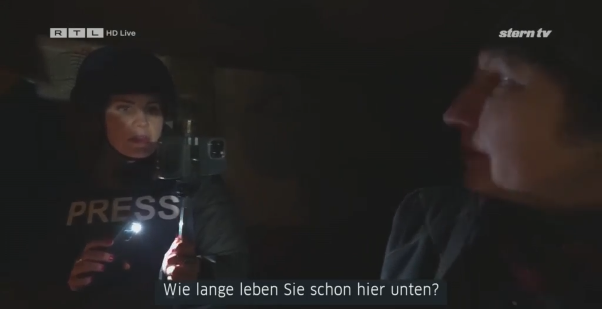 Seit Juni leben die ukrainischen Frauen mit ihren Katzen in einem Keller, Reporterin Sophia Maier (links) hat sie besucht.
