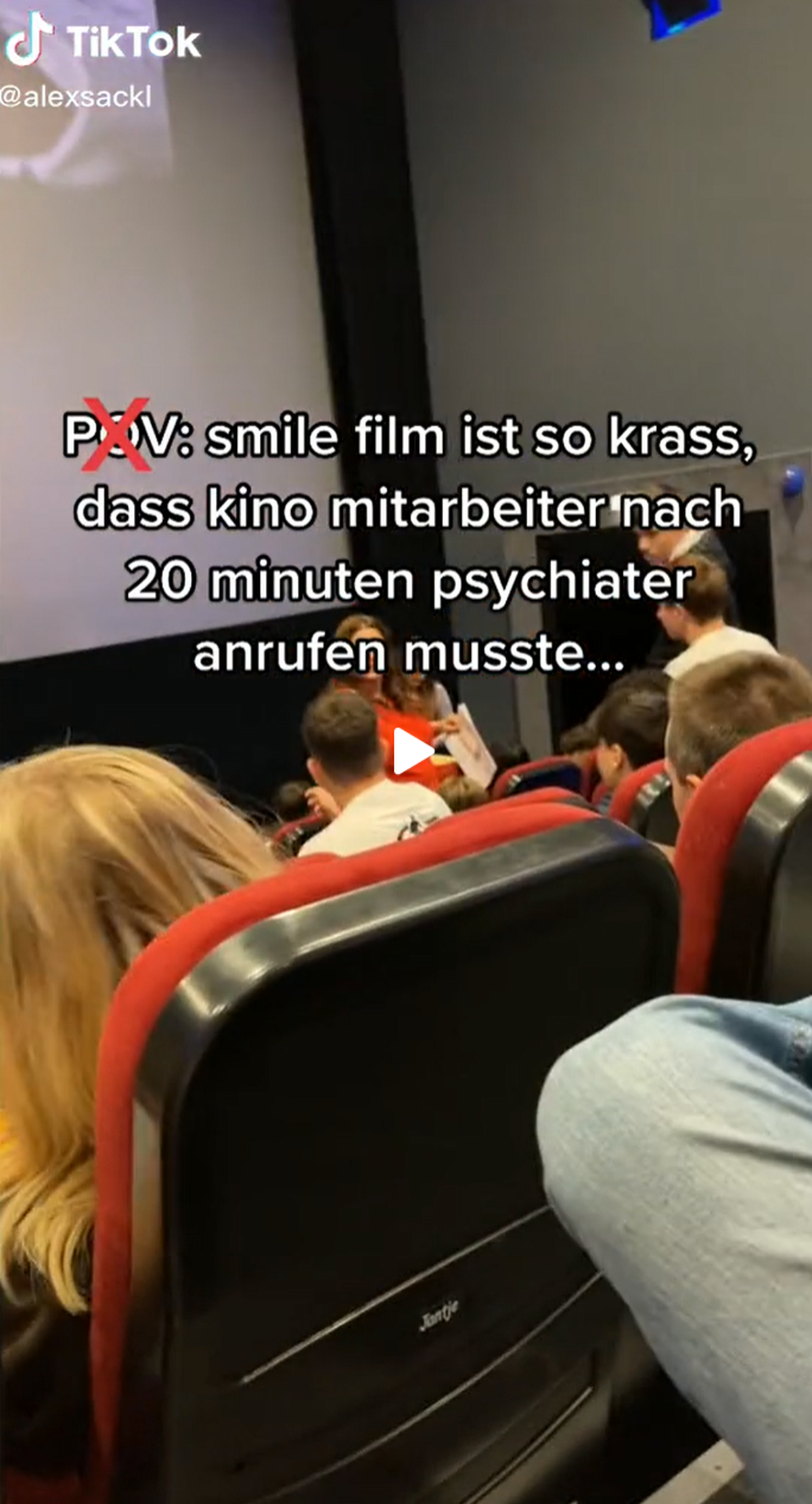 Auf Tiktok teilen User:innen schockierende Bilder aus dem Kinosaal.