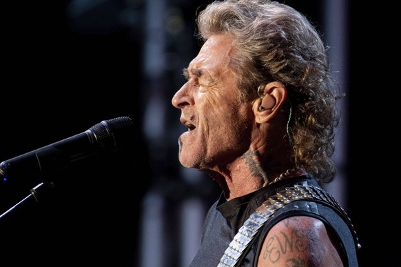 Peter Maffay &amp; Band live beim Open Air 2021 in der Jungen Garde. Dresden, 26.08.2021 *** Peter Maffay Band live at the Open Air 2021 in the Jungen Garde Dresden, 26 08 2021 Foto:xM.xWehnertx/xFutu ...