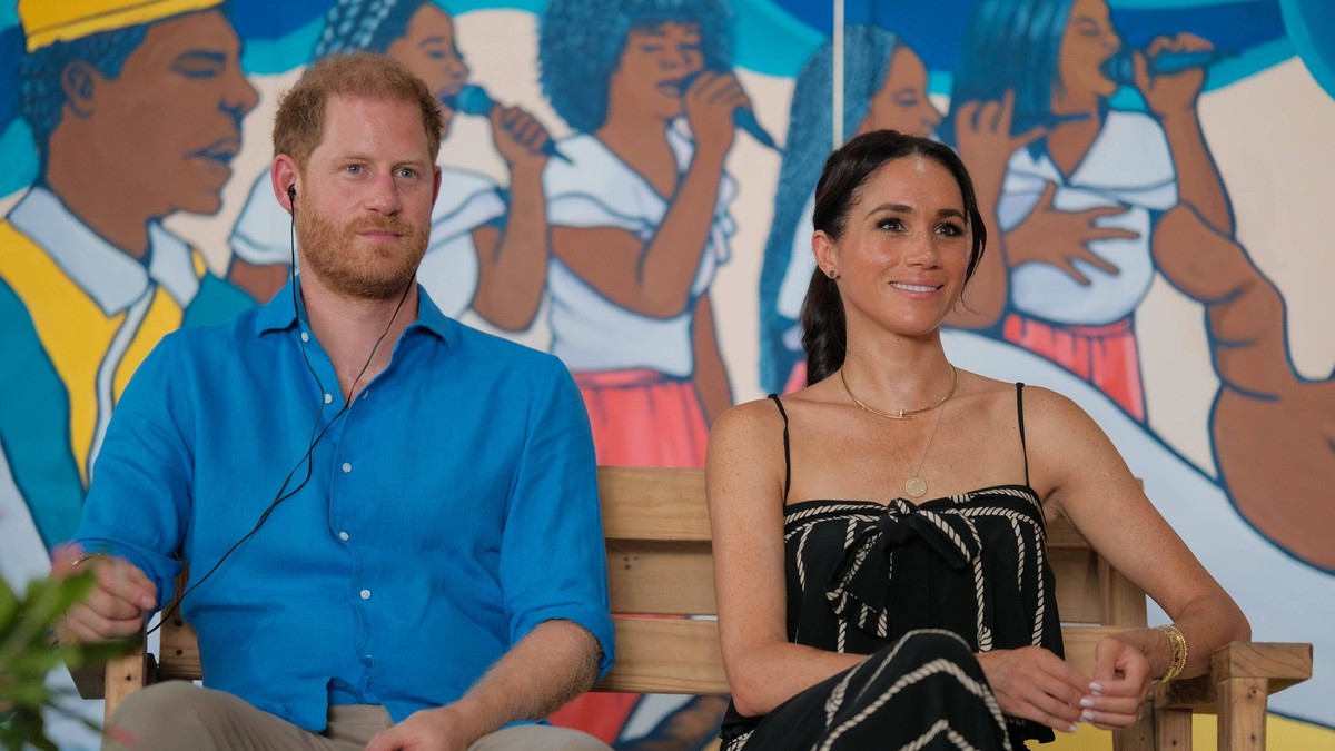 August 17, 2024, Bogota, Cundinamarca, Colombia: EDITOR NOTE: HANDOUT - MANDATORY CREDIT: PRINCE HARRY, Duke of Sussex and MEGHAN, Duchess of Sussex during their official visit to the school of drums  ...