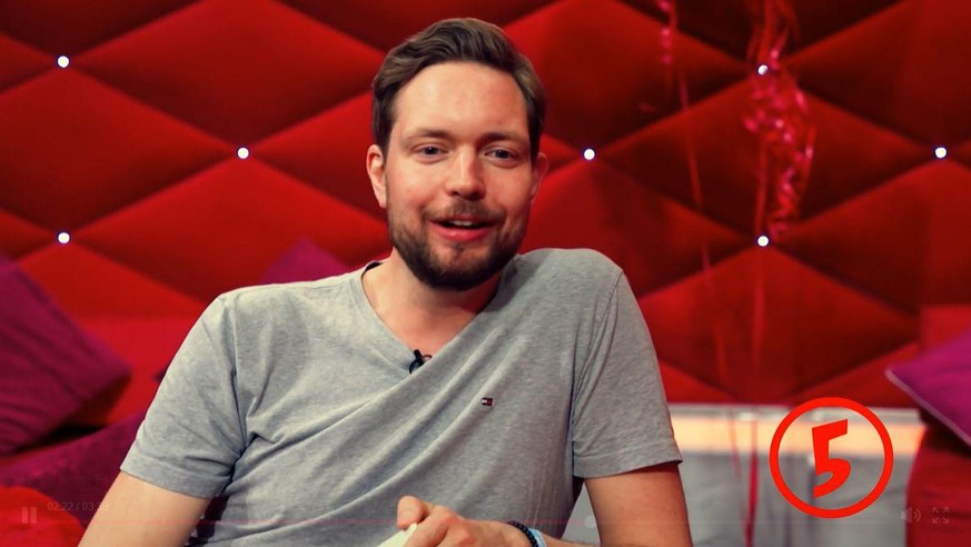 Bastian Bielendorfer steht nach seinem "Let's Dance"-Aus Rede und Antwort bei "Ein Promi, ein Joker".