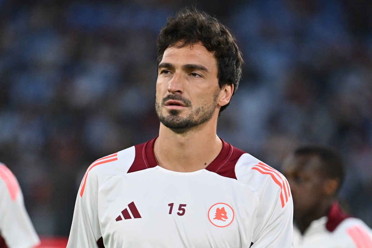 Mats Hummels of A.S. Roma during the UEFA Europa League 2024/25 League Phase MD3 match between A.S. Roma and Dynamo Kyiv at Olympic Stadium on October 24, 2024 in Rome, Italy. PUBLICATIONxNOTxINxITA C ...