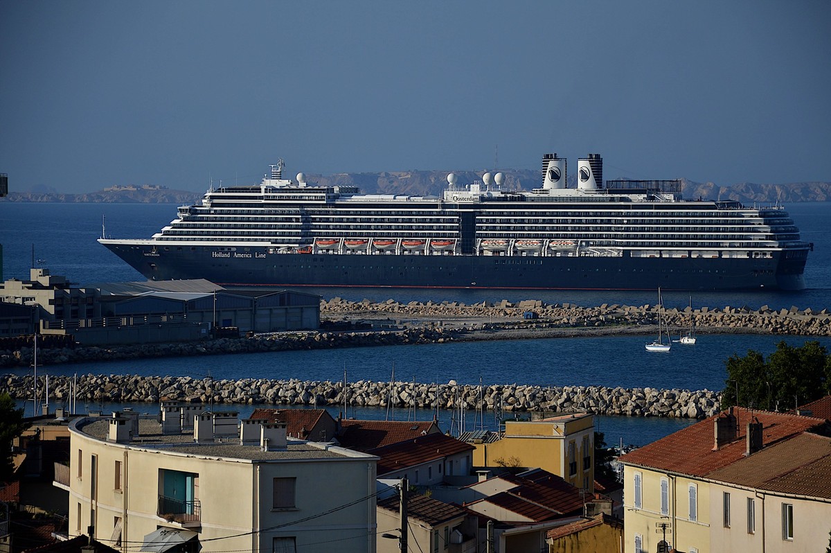 Passenger cruise ship Oosterdam arrives at the French Mediterranean port of Marseille, France - 16 Jul 2024 The passenger cruise ship Oosterdam arrives at the French Mediterranean port of Marseille. M ...