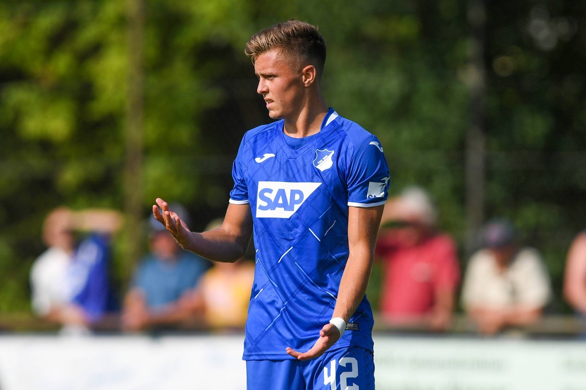 TSG 1899 Hoffenheim - SV Jahn Regensburg Hoffenheims Christoph Baumgartner (Nr.42) beim Testspiel, TSG 1899 Hoffenheim - SV Jahn Regensburg.. Zuzenhausen. 17.07.19 Fussball Testspiel , Zuzenhausen Bad ...