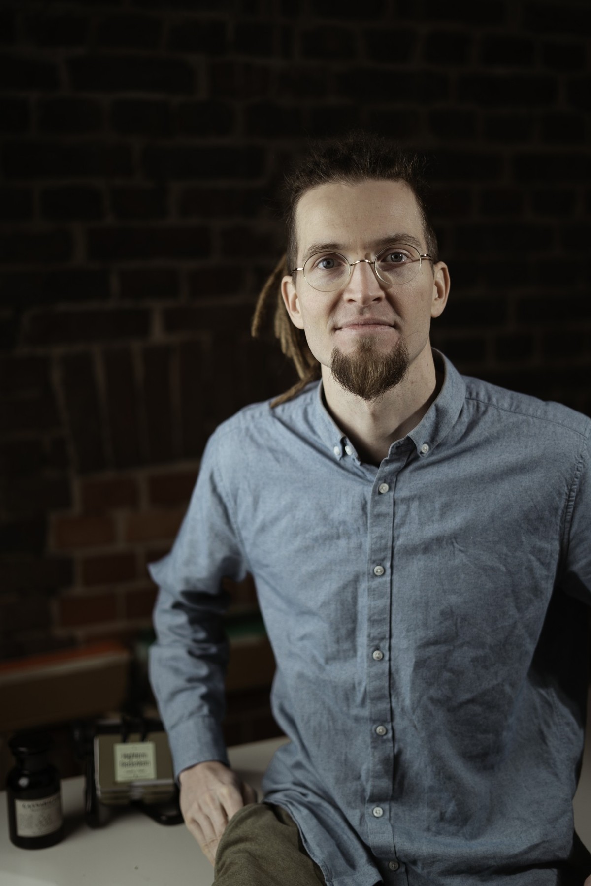 Dominik Benedens darf Cannabis konsumieren – jedoch nur die Sorte, die sein Arzt verschreibt.