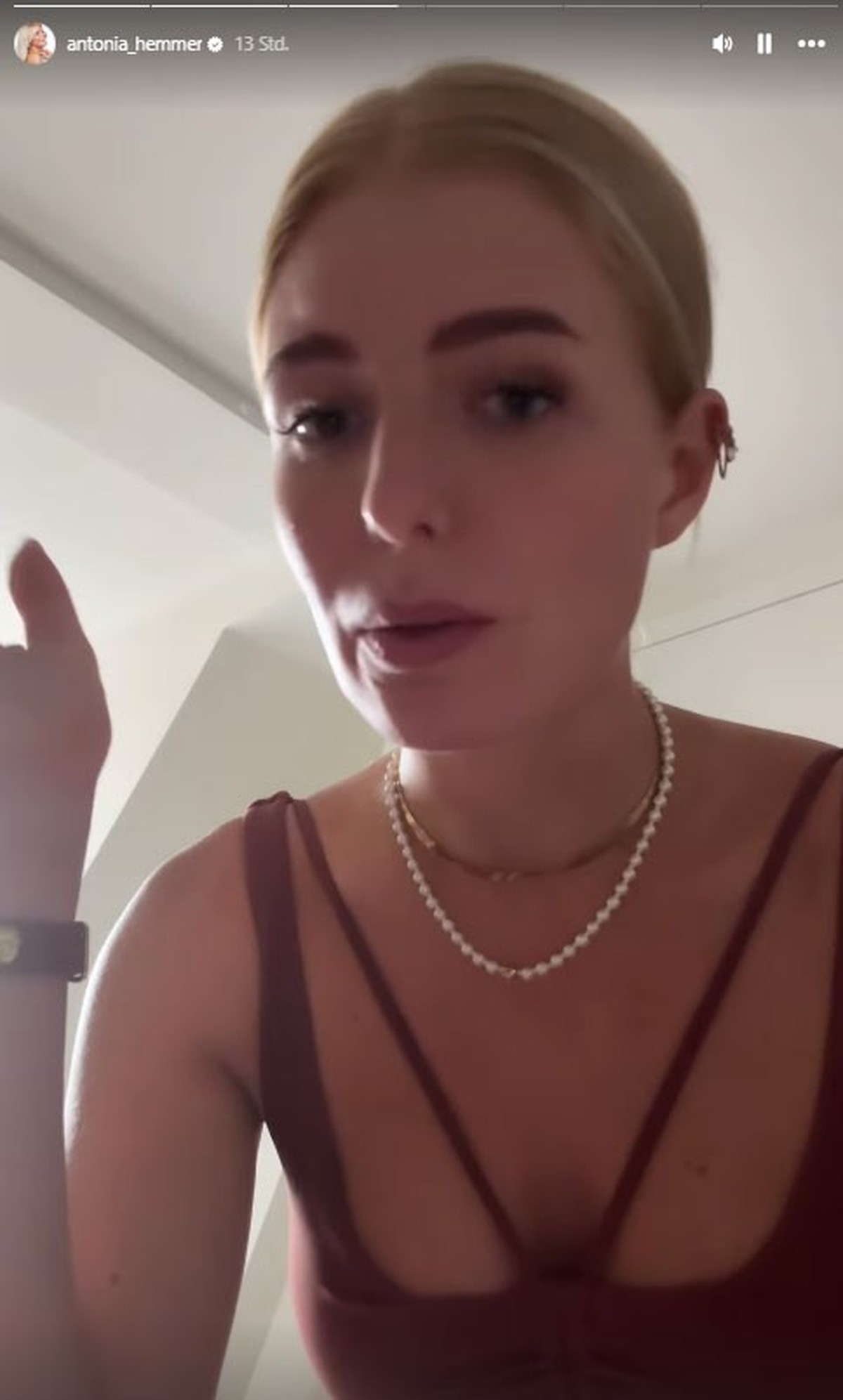 Antonia Hemmer berichtet ihrer Community von dem Vorfall.