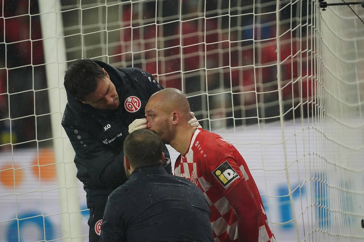 07.02.2024, MEWA Arena, Mainz, GER, 1.FBL, 1.FSV Mainz 05 vs 1.FC Union Berlin , DFL regulations prohibit any use of photographs as image sequences and/or quasi-video. im Bild Ludovic Ajorque Mainz wi ...