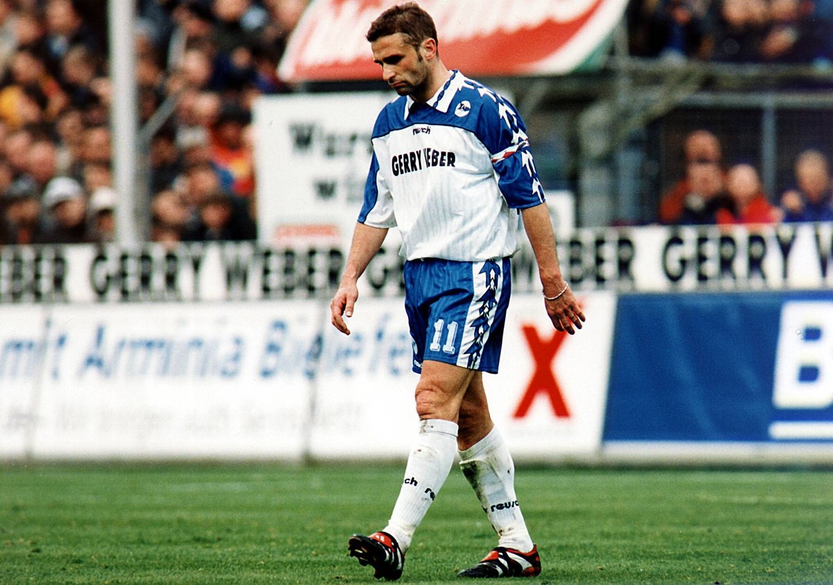 1998, der erste Abstieg nach dem Durchmarsch: Europameister Stefan Kuntz ist enttäuscht