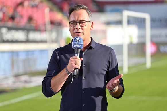 18.09.2020, xklex, Fussball 3.Liga, 1.FC Kaiserslautern - Dynamo Dresden emspor, v.l. ARD-Moderator Matthias Opdenh