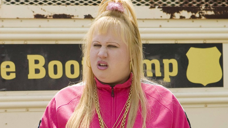 LITTLE BRITAIN USA, Matt Lucas as Vicky Pollard, Season 1, 2008. photo: Michael Tackett / HBO / Courtesy: Everett Collection HBO/Courtesy Everett Collection ACHTUNG AUFNAHMEDATUM GESCH