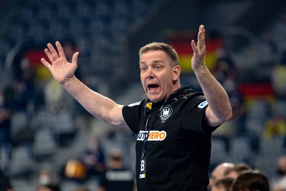 Handball Mannheim 07.01.2022 Nationalmannschaft L�nderspiel M�nner Herren Vorbereitung zur EM 2022 Deutschland GER - Schweiz SUI Alfred Gislason Deutschland, Trainer *** Handball Mannheim 07 01 2022 n ...