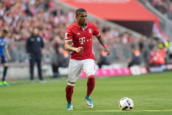 SOCCER - 1. DFL, Bayern vs Darmstadt MUNICH,GERMANY,06.MAY.17 - SOCCER - 1. DFL, 1. Deutsche Bundesliga, FC Bayern Muenchen vs SV Darmstadt 98. Image shows Douglas Costa (Bayern). PUBLICATIONxINxGERxH ...