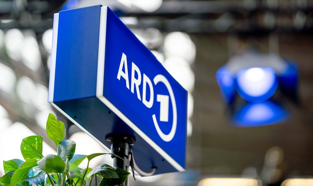 Berlin, Deutschland. 27. Mai 2024. ARD-Logo auf der re:publica 2024 unter dem Motto Who cares in der Station Berlin beim Gleisdreieck. Berlin *** Berlin, Germany 27 May 2024 ARD logo at re publica 202 ...