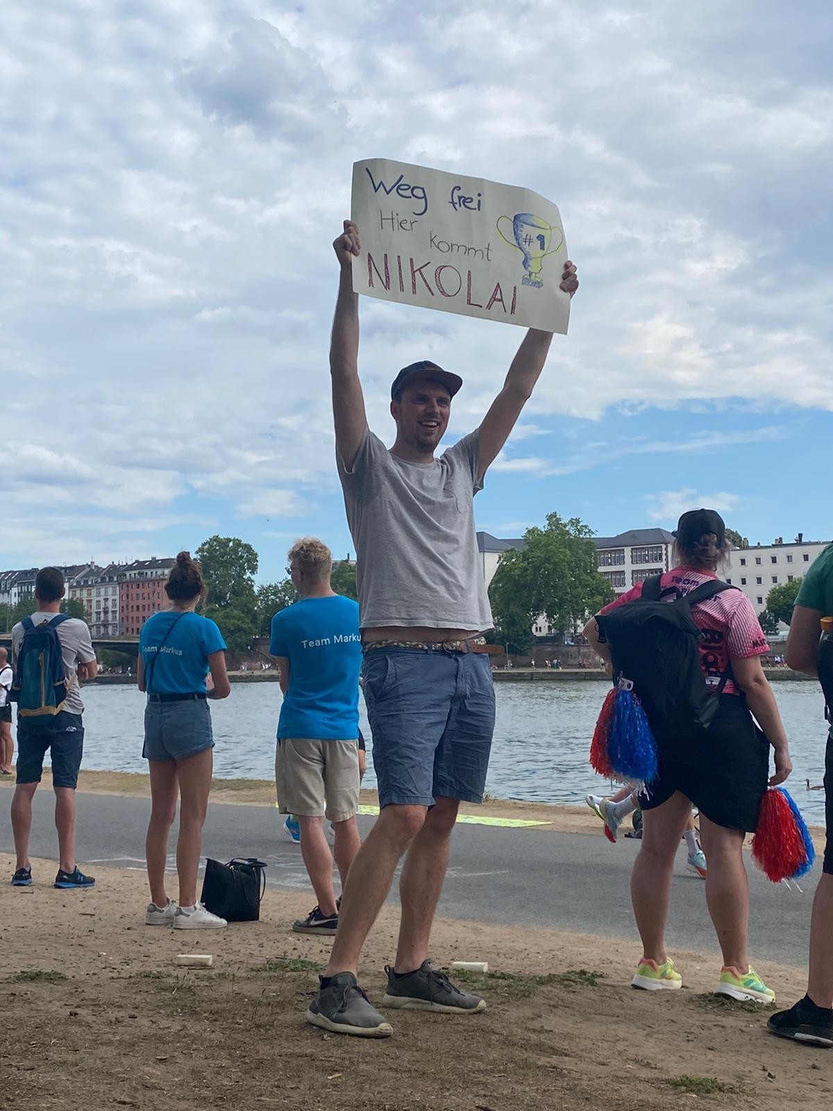 In der Frankfurter Innenstadt erwartet mich dieses Schild beim abschließenden Marathon.