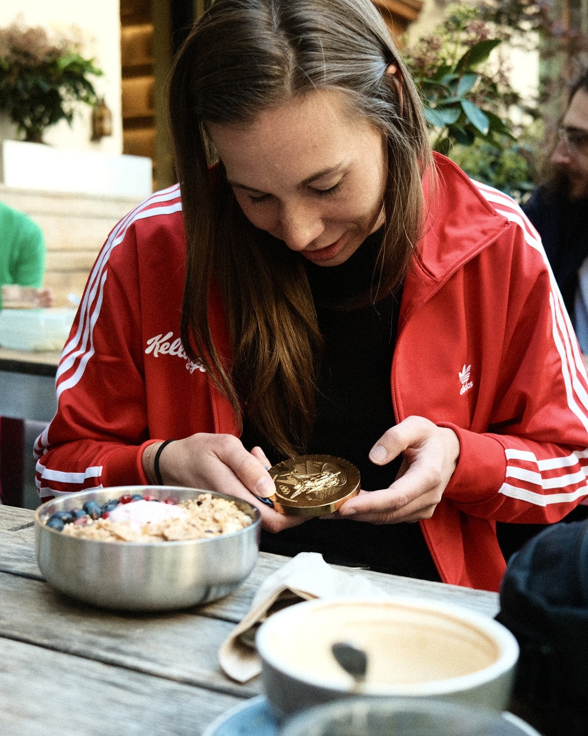 Svenja Brunckhorst brachte die Goldmedaille in der Socke mit zum Interviewtermin.
