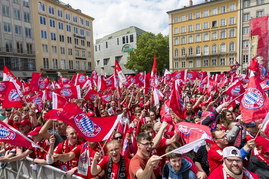 GER, 1.FBL, FC Bayern Muenchen Mesterfeier auf dem Marienplatz / 26.05.2019, Marienplatz , Muenchen, GER, 1.FBL, FC Bayern Muenchen Mesterfeier auf dem Marienplatz, DFL regulations prohibit any use of ...