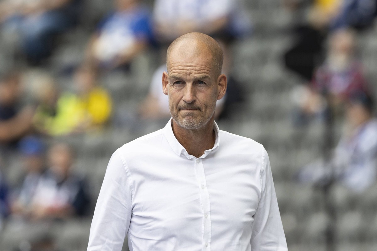 Fußball: 1. Bundesliga, Saison 2022/2023, 4. Spieltag, Hertha BSC Berlin - Borussia Dortmund am 27.08.2022 in Berlin Berlin. Dortmunds Marketingchef Carsten Cramer betritt das Stadion WICHTIGER HINWEI ...