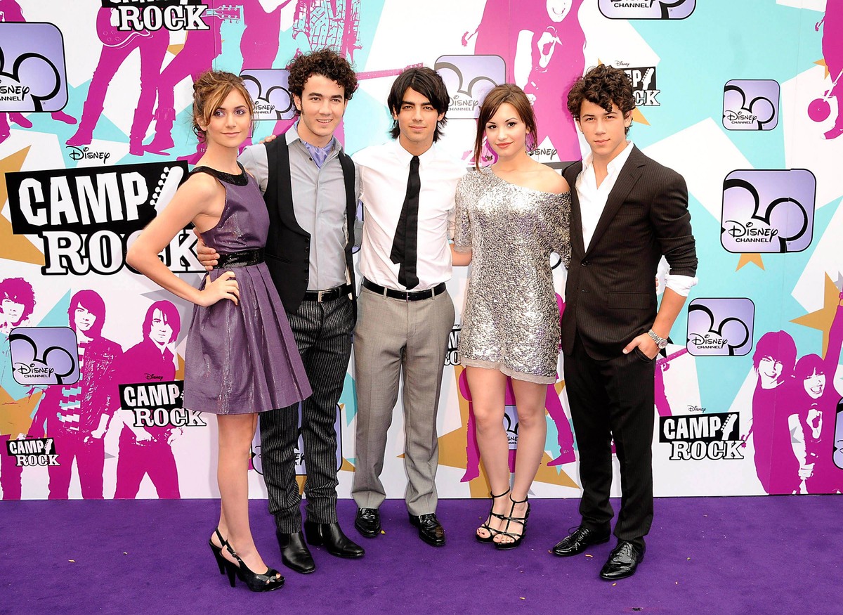 Sept. 11, 2008 - Henry Davenport- .com- Photos10/09/2008 002331..ALYSON STONER, THE JONAS BROTHERS AND DEMI LOVATO.. Camp Rock European Premiere-Arrivals-Royal Festival Hall, London, United Kingdom..  ...