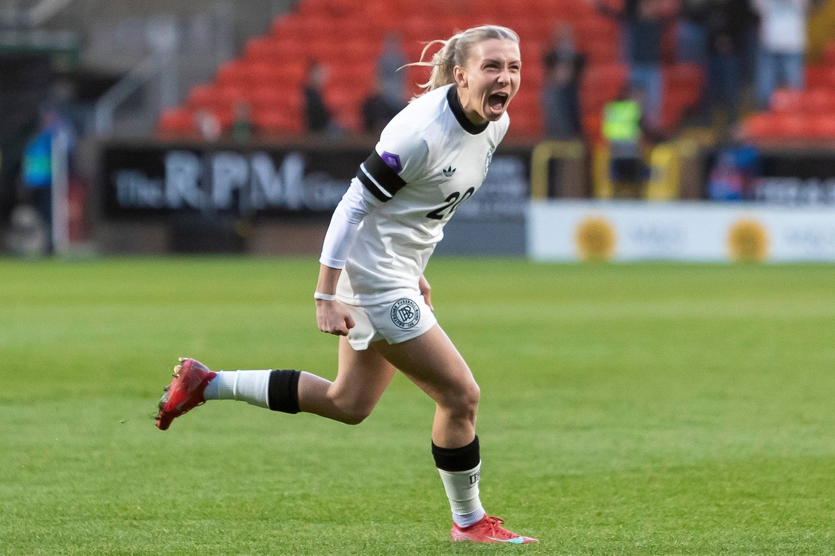 Fu�ball, Frauen, Nations League, Schottland - Deutschland Scotland Women v Germany Women UEFA Women s Nations League 04/04/2025. GOAL 0-1 Elisa Sen� of Germany scores an early goal during the UEFA Wom ...