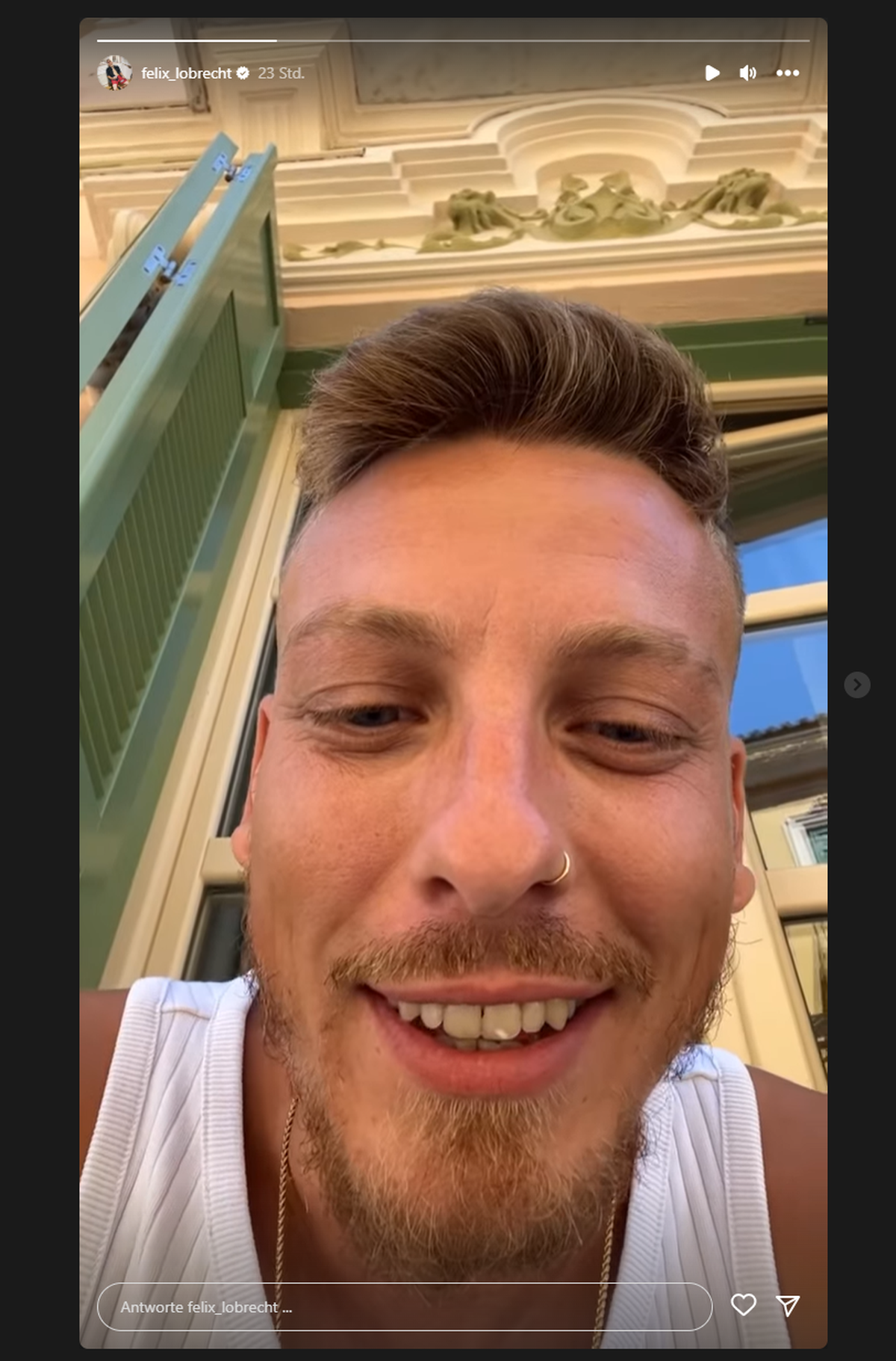 Comedian Felix Lobrecht macht sich über das derzeitige Debakel beim DFB lustig.